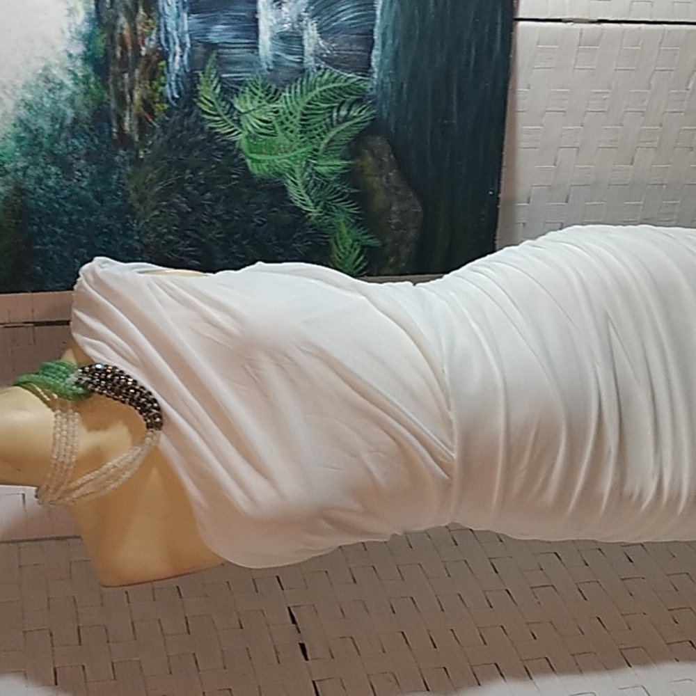 White Ruched Knit Maxi - Picture 3 of 7